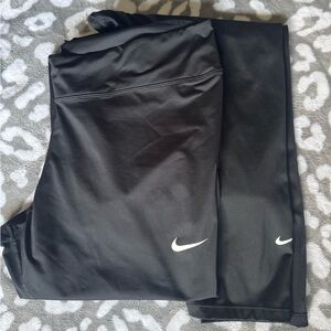 2 Pair of Women’s Nike Leggings 3x